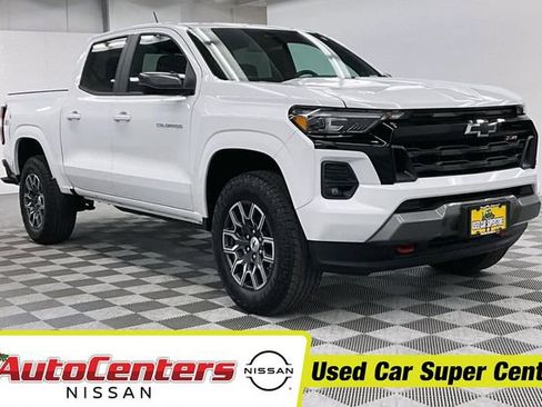 Used 2025 Chevrolet Colorado Z71 AWD/4WD image 1