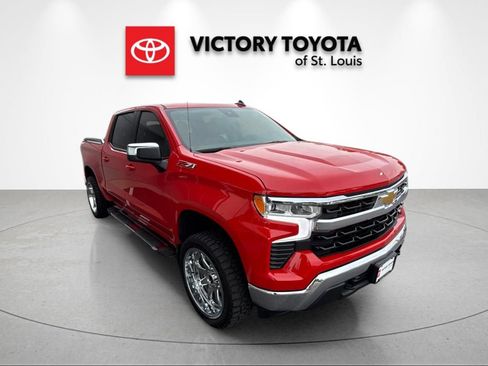 Used 2025 Chevrolet Silverado 1500 LT AWD/4WD image 1