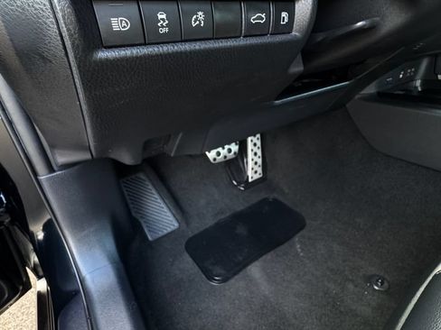 Used 2025 Toyota Camry SE FWD image 12