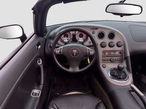 Used 2008 Pontiac Solstice Convertible w/ Premium Package RWD image 23
