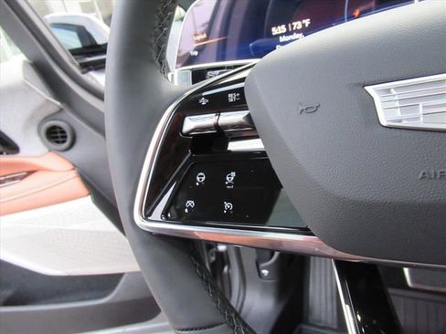 New 2026 Cadillac Optiq Sport 2 image 18