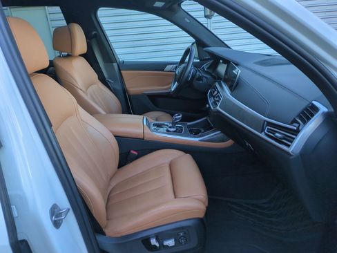 Used 2022 BMW X7 xDrive40i w/ Premium Package image 33