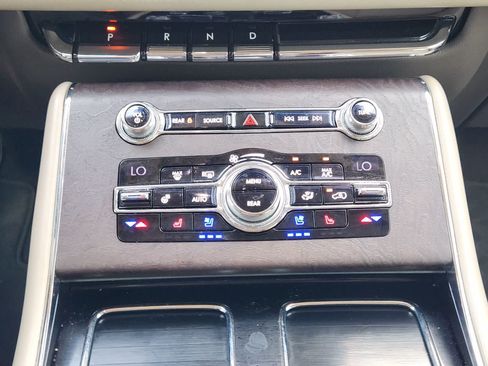 Used 2020 Lincoln Aviator Reserve w/ Equipment Group 202A AWD/4WD image 18