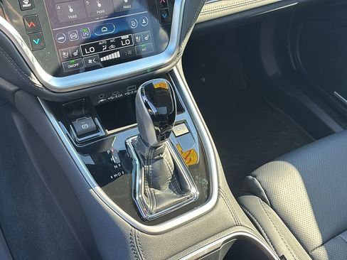 Used 2025 Subaru Outback Touring w/ Popular Package #2 image 20