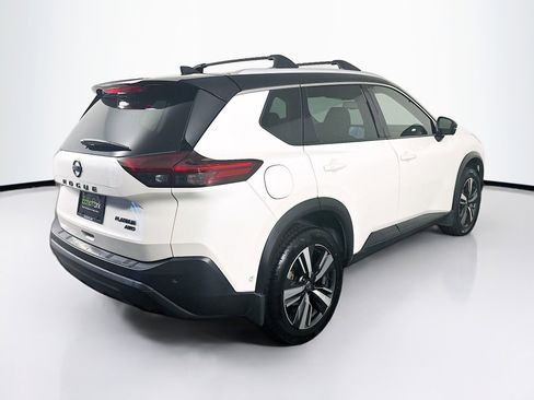 Used 2021 Nissan Rogue Platinum image 9