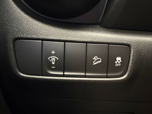 Used 2023 Hyundai Kona SEL image 3