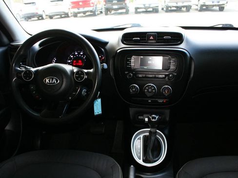 Used 2016 Kia Soul + FWD image 15