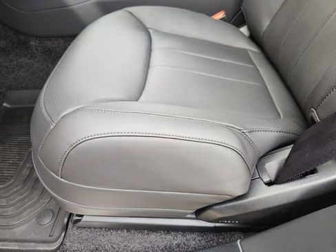 New 2025 Land Rover Range Rover SE image 16