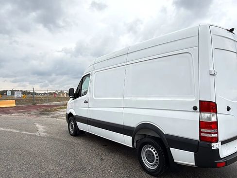 Used 2017 Mercedes-Benz Sprinter 2500 image 3