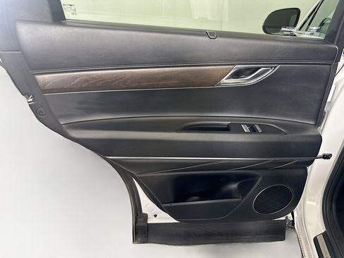 Used 2024 Genesis GV80 2.5T image 27