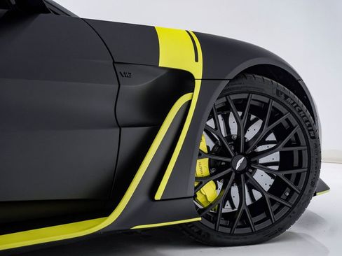 Used 2023 Aston Martin V12 Vantage Roadster image 18