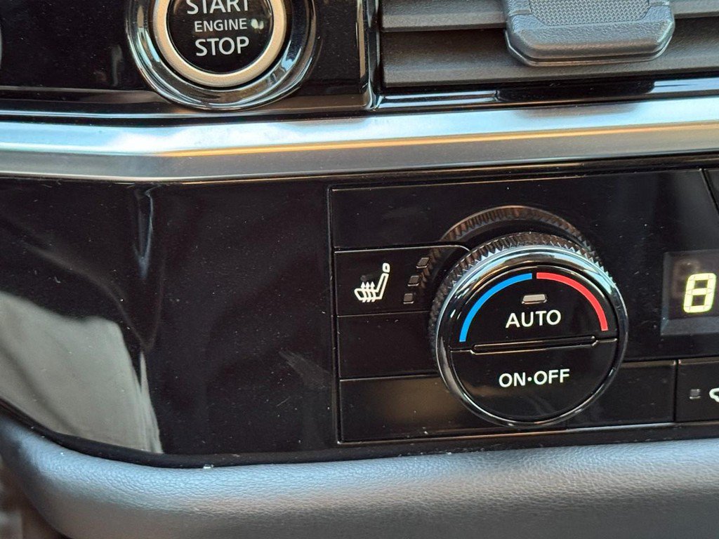 Used 2022 Nissan Pathfinder SV AWD/4WD image 40