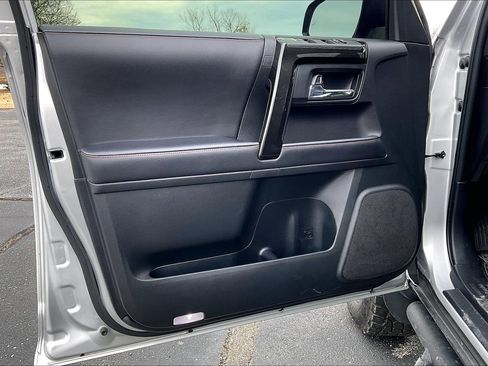 Used 2023 Toyota 4Runner TRD Off-Road Premium image 19