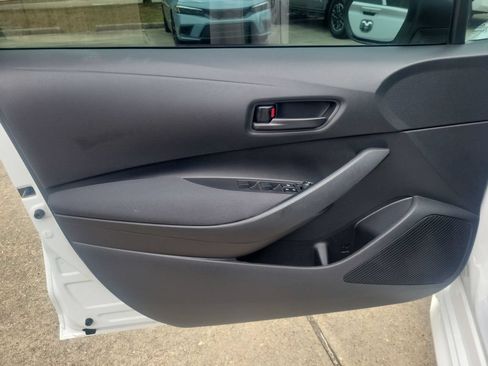 Used 2022 Toyota Corolla LE FWD image 13