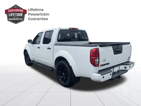 Used 2021 Nissan Frontier SV w/ Midnight Edition Floor Mats image 3