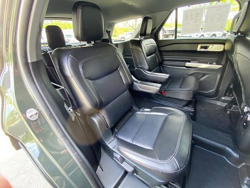 Used 2023 Ford Explorer Limited w/ Limited Technology Package AWD/4WD image 38