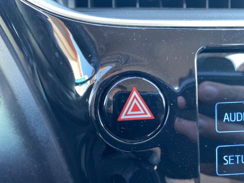 Used 2019 Toyota Corolla LE image 21