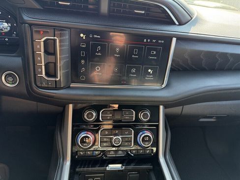 Used 2023 GMC Yukon XL Denali image 38