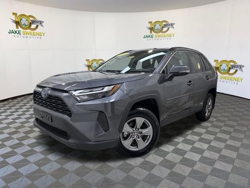 Used 2023 Toyota RAV4 XLE AWD/4WD image 4