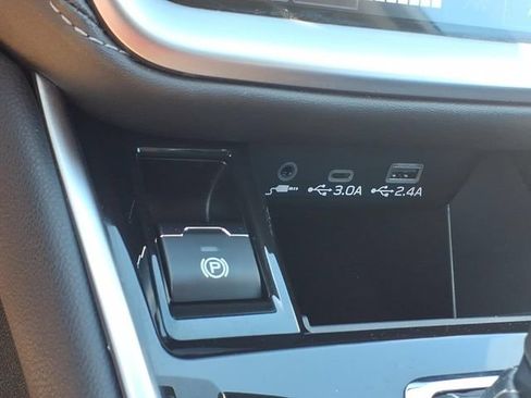 Used 2025 Subaru Outback Premium w/ Popular Package #1A AWD/4WD image 19