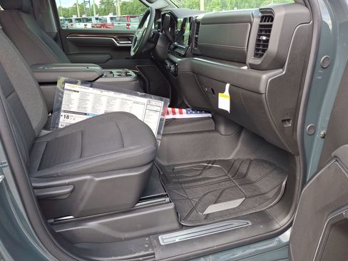 New 2025 Chevrolet Silverado 1500 LT w/ Convenience Package II image 12