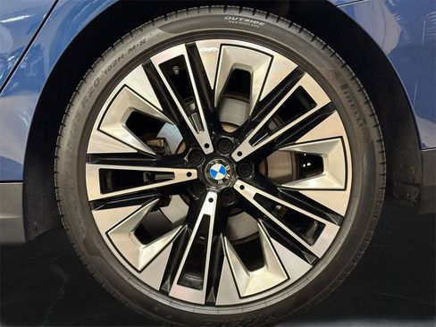 Used 2024 BMW 530i xDrive w/ Premium Package image 37