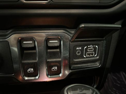 Used 2022 Jeep Wrangler Sport S image 29