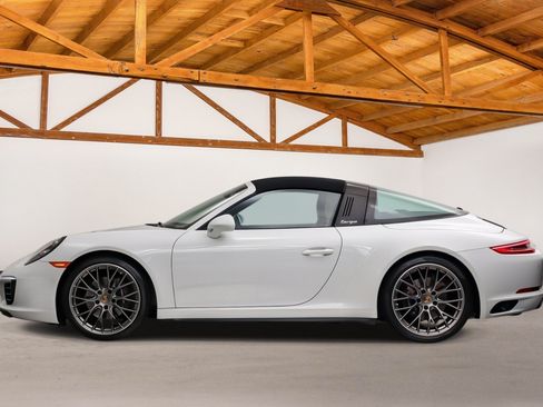 Used 2019 Porsche 911 Targa 4 AWD/4WD image 8