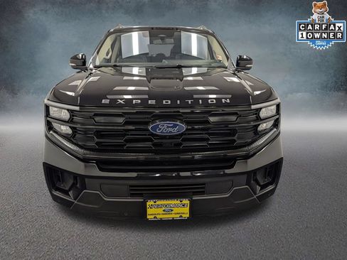 Used 2025 Ford Expedition Active AWD/4WD image 2
