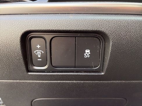 Used 2025 Kia Sorento S w/ Panoramic Sunroof Package image 15