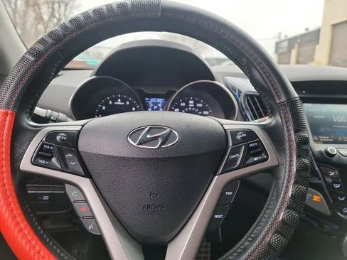 Used 2013 Hyundai Veloster w/ Style Pkg image 13