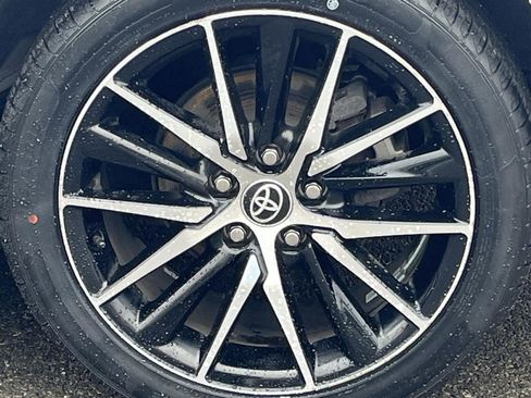 Used 2023 Toyota Camry SE image 11