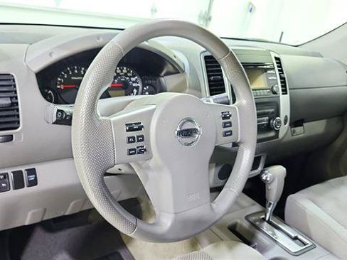 Used 2014 Nissan Frontier SV RWD image 15