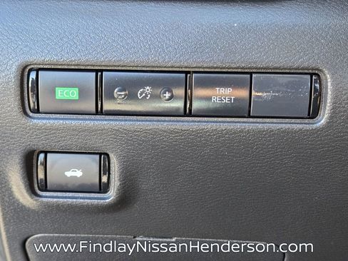 Used 2025 Nissan Sentra SV w/ SV Premium Package image 23