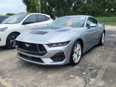 Used 2024 Ford Mustang GT Premium RWD image 3