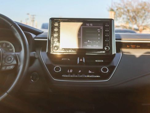 Used 2020 Toyota Corolla SE image 18