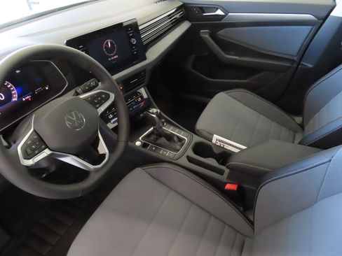 New 2026 Volkswagen Jetta SE FWD image 22