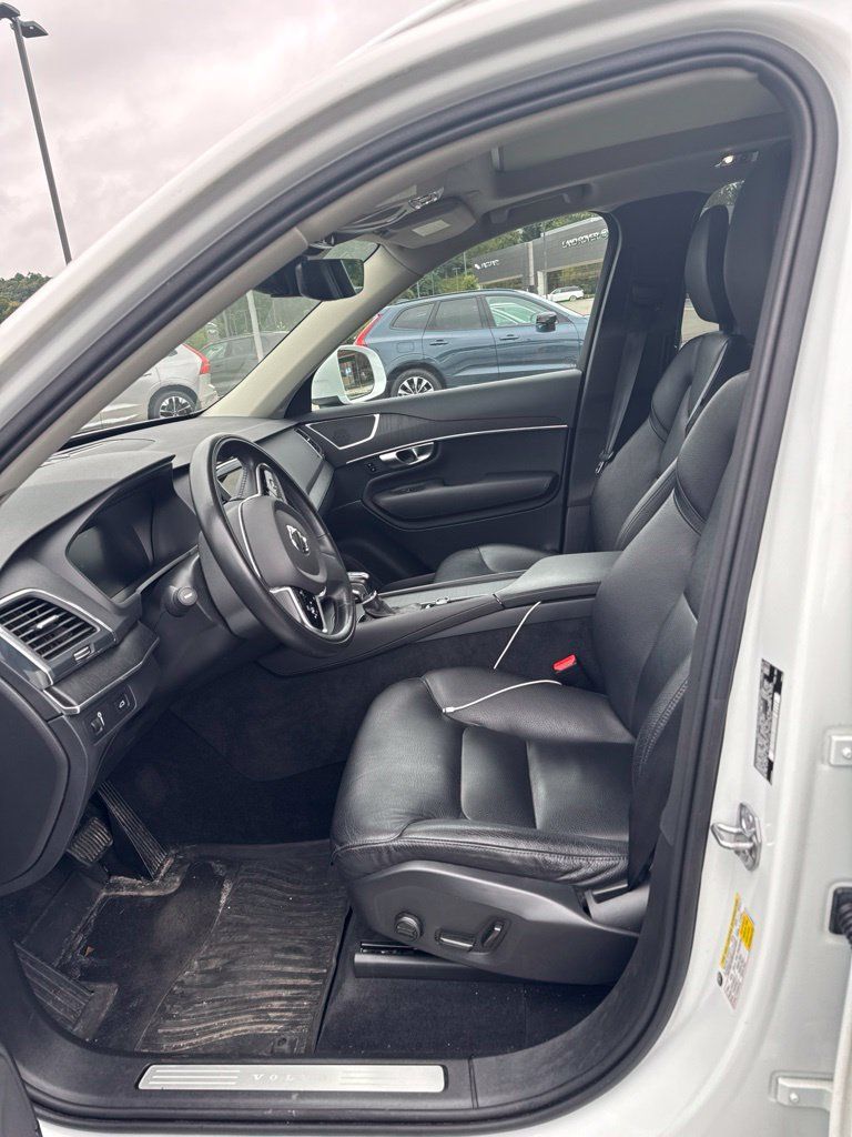 Used 2020 Volvo XC90 T6 Momentum AWD/4WD image 13