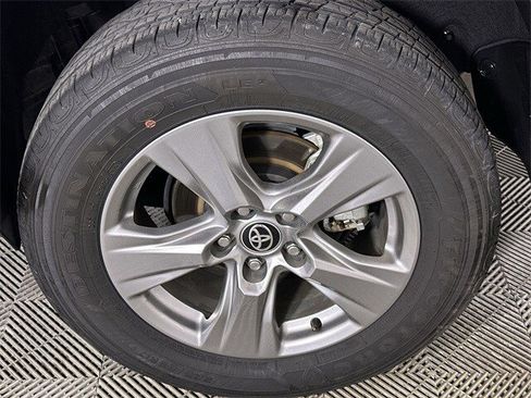 Used 2024 Toyota RAV4 XLE image 34