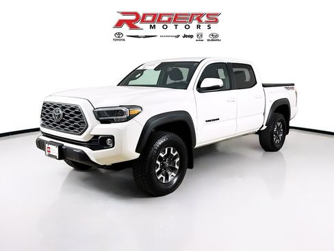 Certified 2023 Toyota Tacoma TRD Off-Road w/ Technology Package AWD/4WD image 8