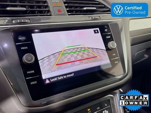 Used 2023 Volkswagen Tiguan SE w/ Panoramic Sunroof Package AWD/4WD image 13