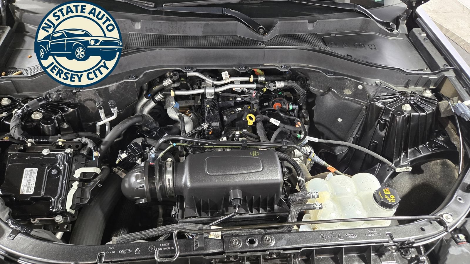 Used 2022 Ford Explorer XLT AWD/4WD image 9