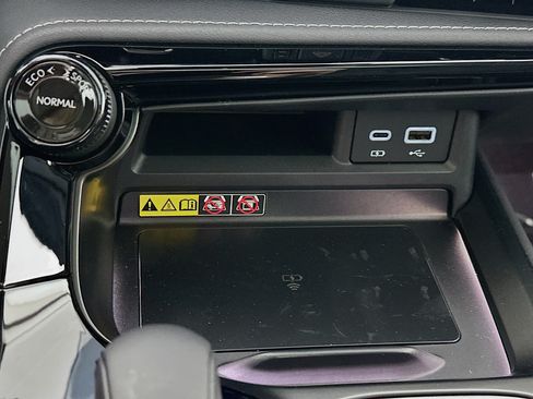 Certified 2025 Lexus NX 350 AWD w/ Accessory Package (2T) image 15