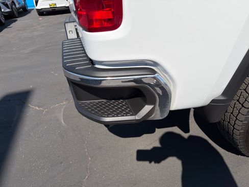 Used 2025 Chevrolet Silverado 2500 LT w/ Convenience Package image 15