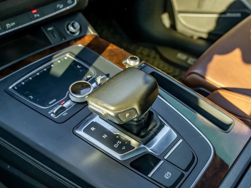 Used 2018 Audi Q5 Prestige w/ Prestige Package image 19