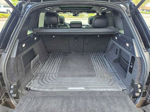 Used 2023 Land Rover Range Rover SE image 16