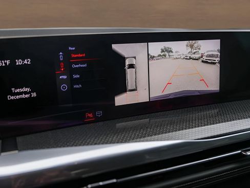 Certified 2025 Cadillac Escalade ESV V AWD/4WD image 17