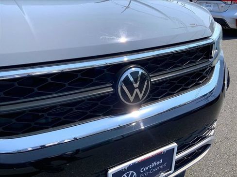 Used 2023 Volkswagen Taos SE w/ Panoramic Sunroof Package AWD/4WD image 30