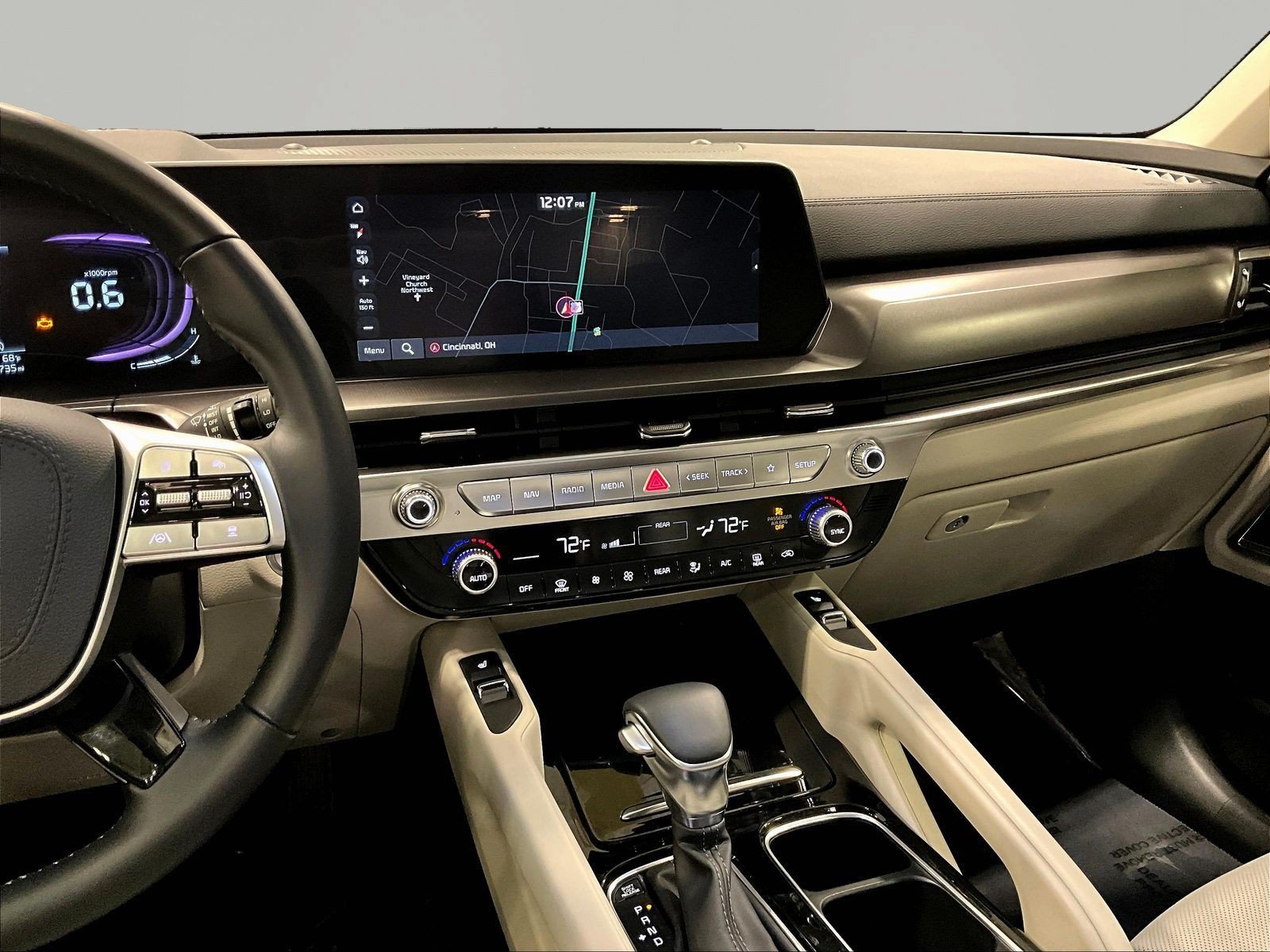 Used 2025 Kia Telluride S FWD image 9
