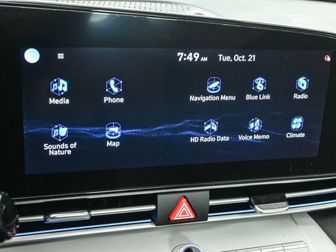 Used 2021 Hyundai Elantra Limited image 17